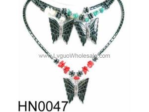 Assorted Colored Semi precious Stone Beads Hematite Butterfly Pendant Beads Stone Chain Choker Fashion Women Necklace